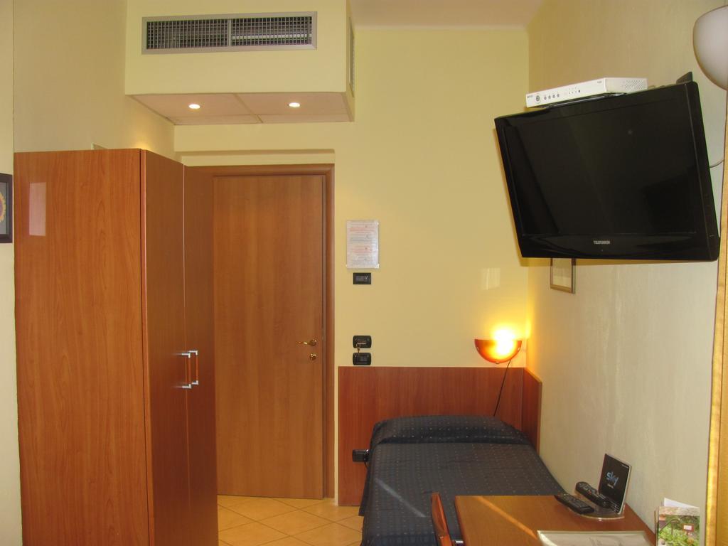 Albergo Hotel Giardino Desio Exterior photo