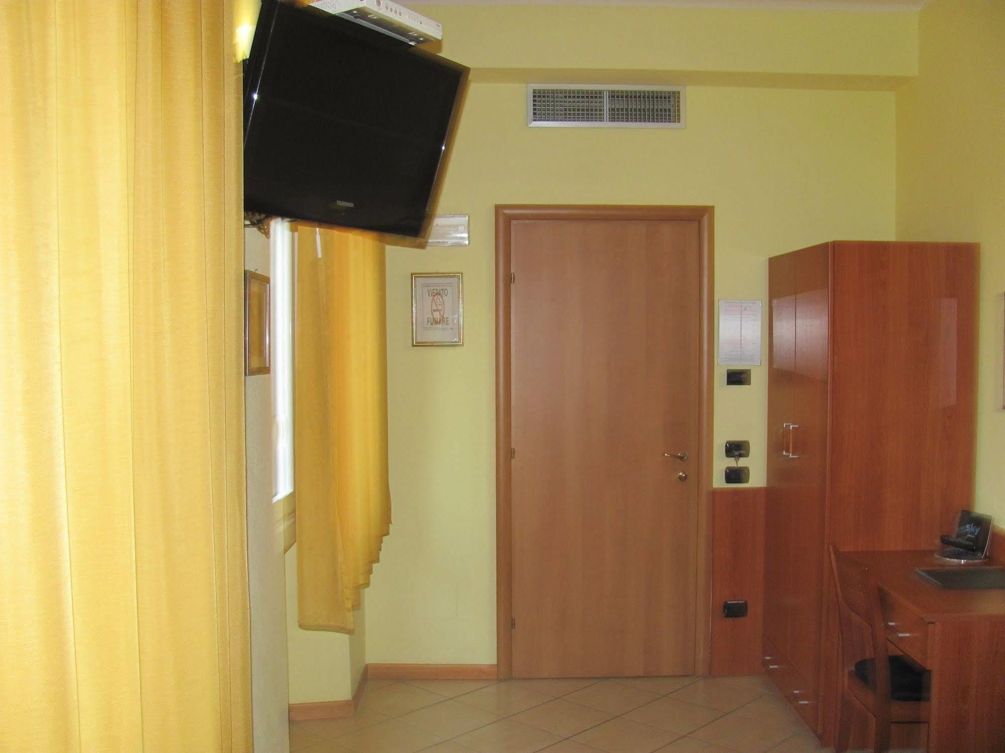 Albergo Hotel Giardino Desio Exterior photo